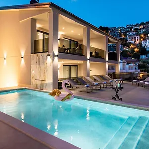 Apartment Nina - With Pool Near The Sea Rabac