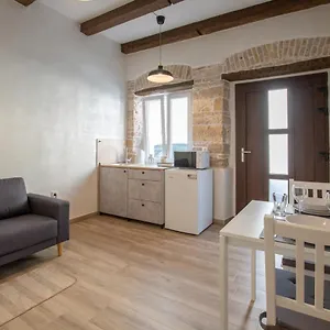 Apartment Nesatcium Pula